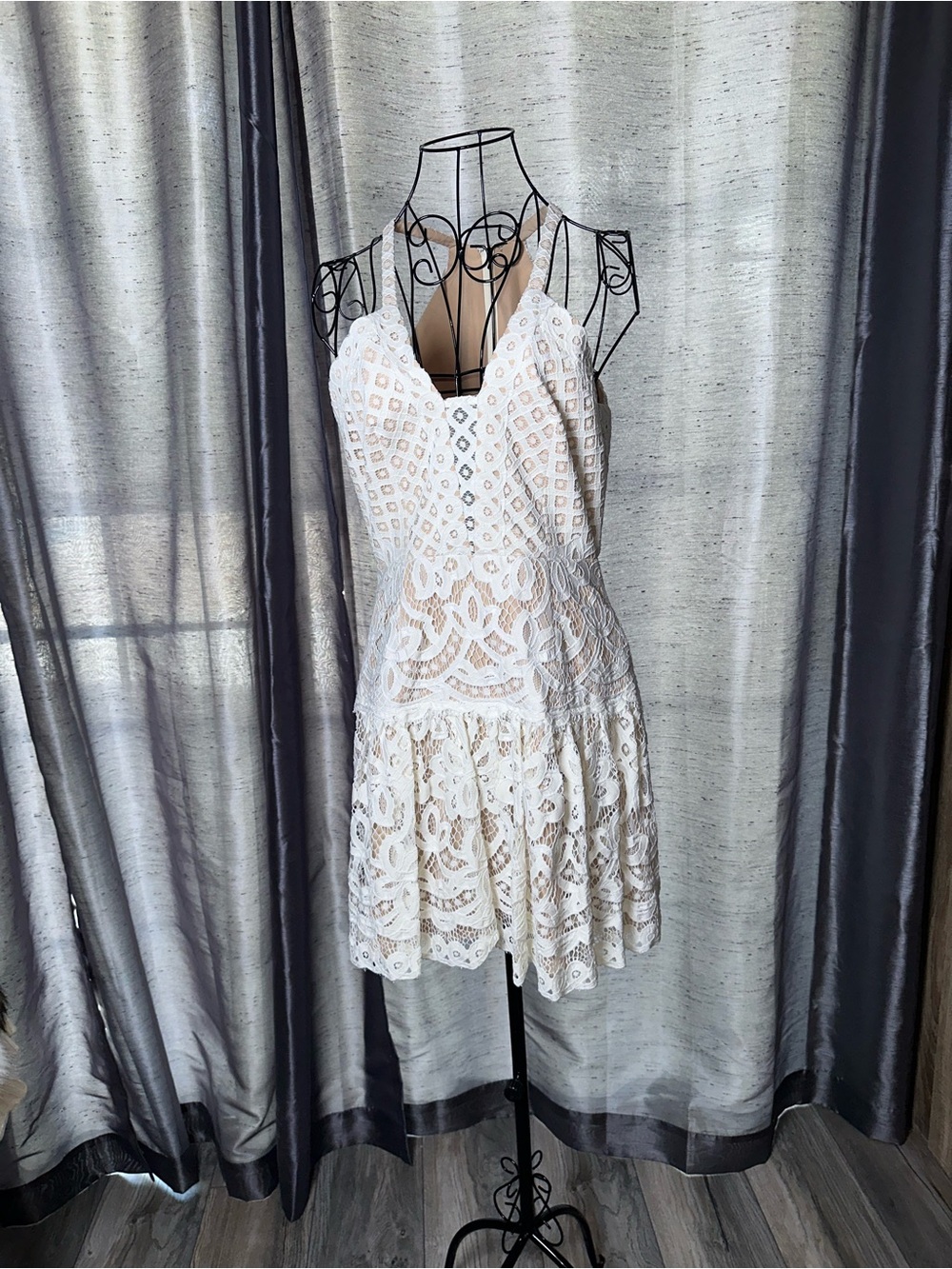 BCBGMaxAzria Carlita Dress in cream lace